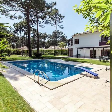 Villa Aroeira Sleeps 8 Pool Air Con Wifi *
